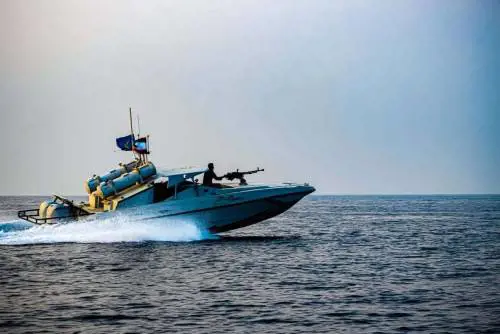 Non sono solo le mine a minacciare lo stretto di Hormuz: cos'è la Mosquito Fleet dell'Iran
