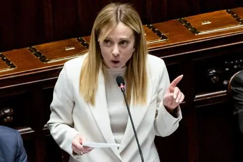 Meloni: "Al Pd piacciono solo le bombe di Obama"