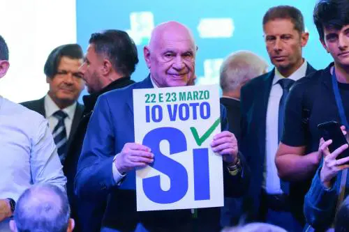 Spille verdi e folla contro le correnti. E Nordio punge: "Toghe impunite"