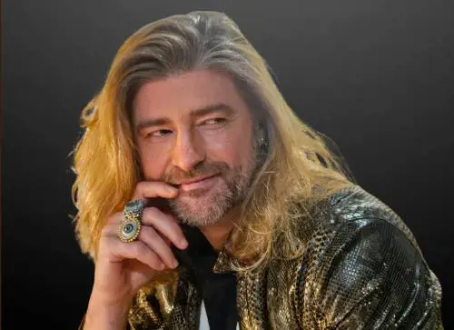 Gio Bressana l’artista che trasforma superfici in esperienze immersive di lusso