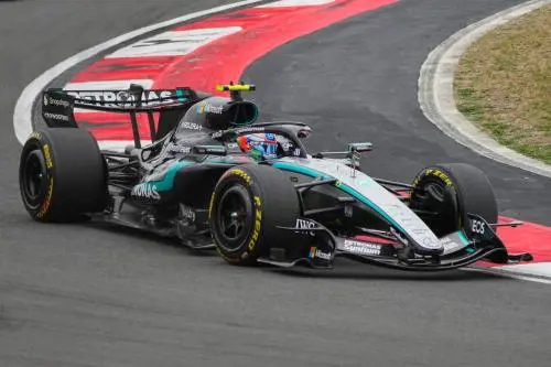 F1, Kimi Antonelli trionfa in Cina, il primo italiano 20 anni dopo Fisichella. Hamilton 3°