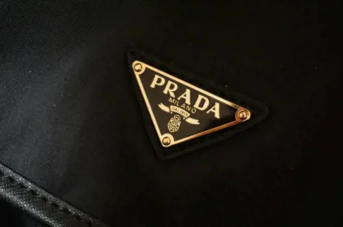 Prada inciampa in Borsa. Fatturato record ma l’azione non incanta