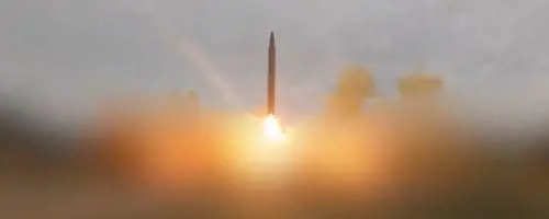 Gittata di 2mila km, a propellente solido e a due stadi: cosa sappiamo del missile Sejjil lanciato dall'Iran