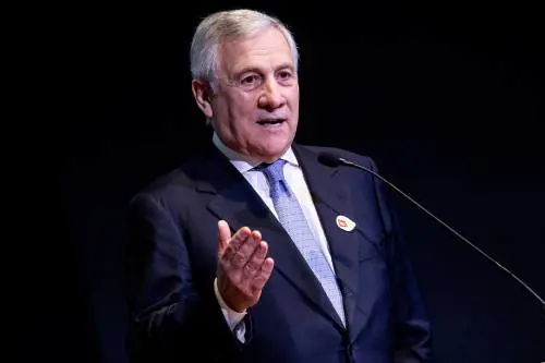 Tajani punge la sinistra. "Stop a questo sistema voluto solo da Mussolini"