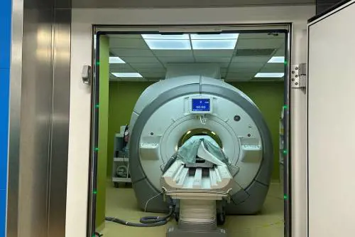 La nuova tecnologia unica in Europa per curare Parkinson e tumori