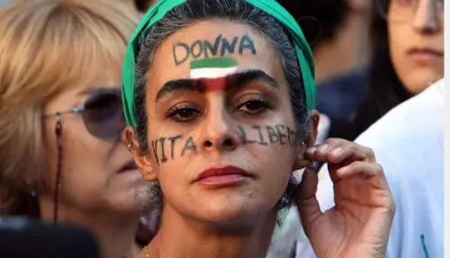 I dissidenti iraniani: "L'Italia non si avvicini ai regimi"