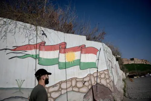 Iraq sotto il fuoco dei Pasdaran. E dall'estero i volontari curdi si uniscono ai Peshmerga