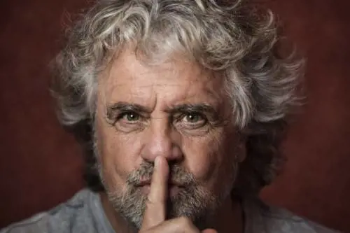Il silenzio forzato di Grillo. E quella tentazione del Sì