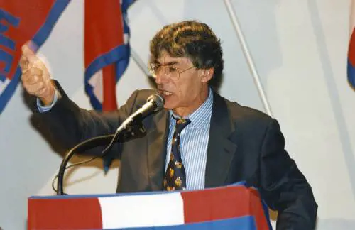 Scarpe grosse e cervello fino