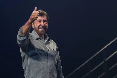 Paura per Chuck Norris. La corsa in ospedale e il ricovero: cosa è successo