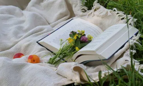 Giornata della poesia: le 6 più belle per augurare una buona primavera