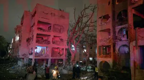 Pasdaran: "Se Usa attaccano le centrali elettriche chiudiamo Hormuz del tutto". Axios: "Una squadra Usa per negoziare"