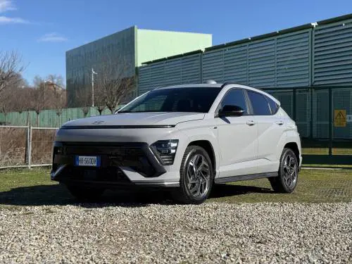 Hyundai Kona HEV: tutte le foto