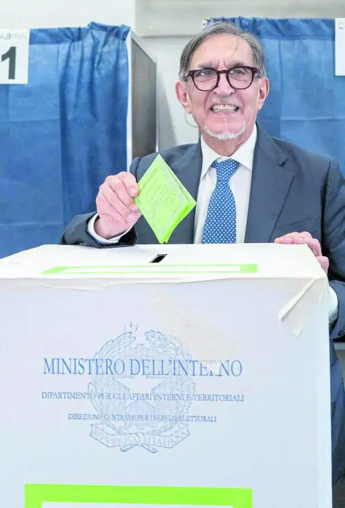 Affluenza record, già il 53,8% alle urne