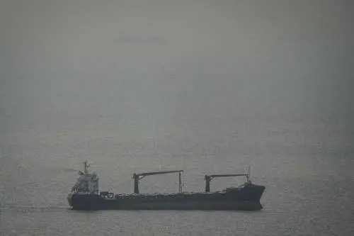 "Hormuz, pronti al blocco totale". Dazio da 2 milioni per passare