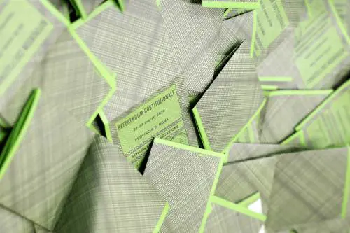 Effetto anti-politica. "È entrato in campo un elettorato nuovo ma non ha  partito"