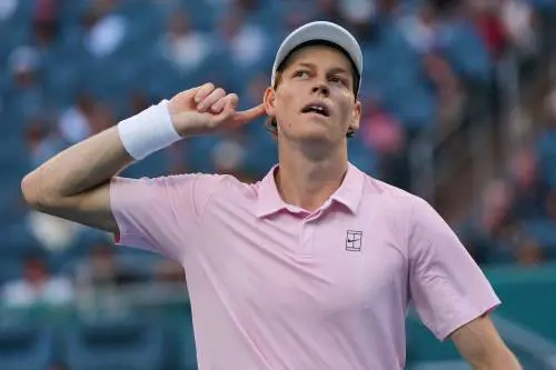 Jannik l'imperfetto imbattibile. E ora il vero esame