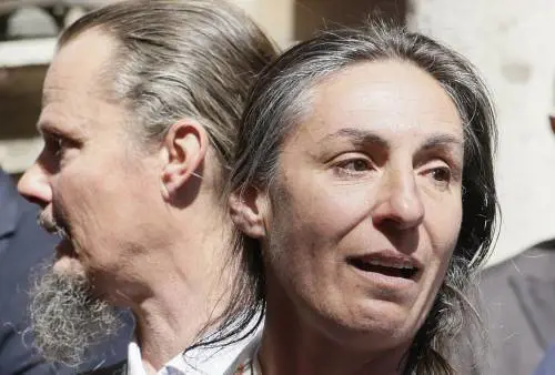 I genitori del bosco da La Russa: "Vogliamo tornare una famiglia"