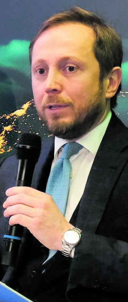 Il Comune fissa affitti da 375 a 675 euro. E mette 3 milioni per demolire il Palasharp