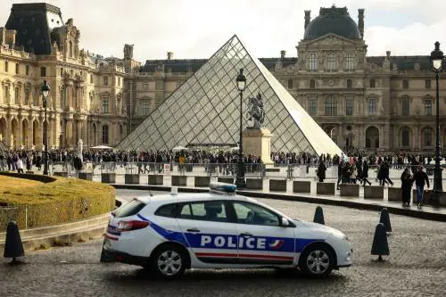 Parigi, sventato attentato alla sede di Bank of America: cosa è successo