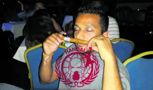 Foto con sigari e rum. Il direttore dell'Fbi hackerato da Teheran