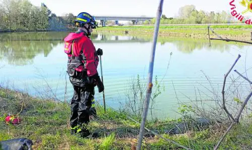 Mamma e figlio trovati morti nel lago