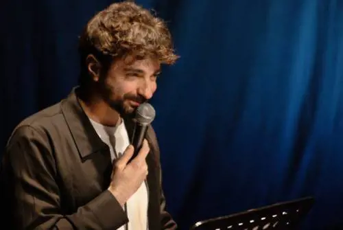 "Perestrojka e pancake". Gattano ride coi contrasti