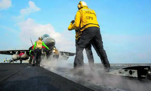 Migliaia di marines già nel Golfo. "Gli Usa pronti al blitz di terra"