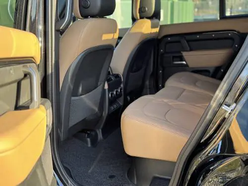 Land Rover Defender sei cilindri diesel: tutte le foto