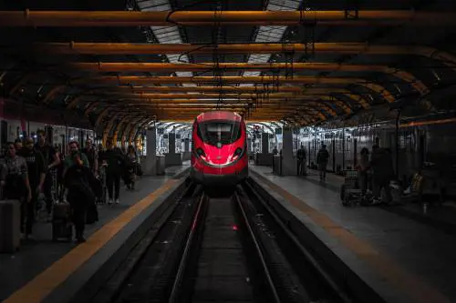 Pasqua 2026, il treno traina il turismo: i dati dell’Osservatorio Trainline