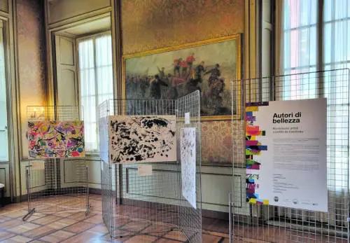 Rielaborazioni di Kandinsky i quadri dell'Istituto tumori