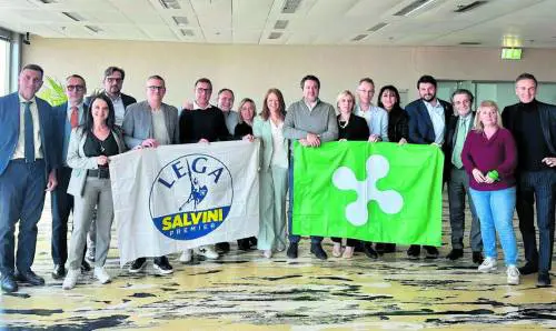 Salvini in Regione: "Tutti in piazza"