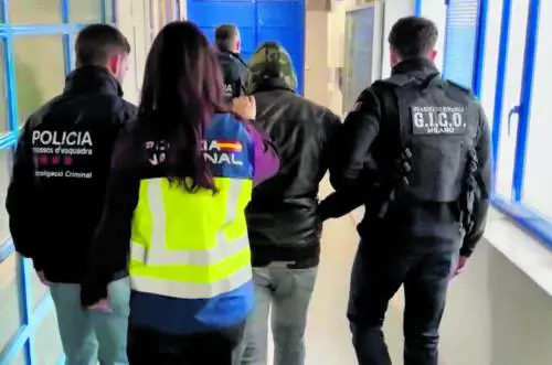 Narcotrafficanti arrestati: sequestrate Ferrari, armi e droga