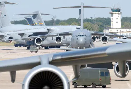 Europa divisa sulle basi agli Usa: Madrid chiude, Londra apre e Berlino ambigua