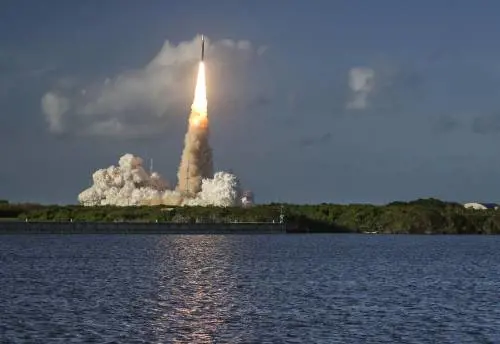 Partita la missione Artemis II, quattro astronauti alla conquista della Luna. "Momento storico"