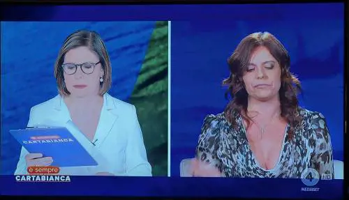 Quella notte col suo portaborse. "Solo una stanza d'appoggio". Il giallo dell'assistente sparito