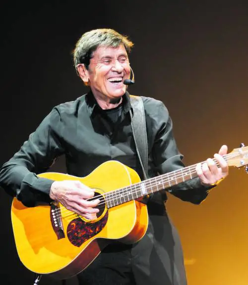 "A 81 anni riempio ancora i palazzetti. Annunciare il ritiro? Farò come Aznavour"