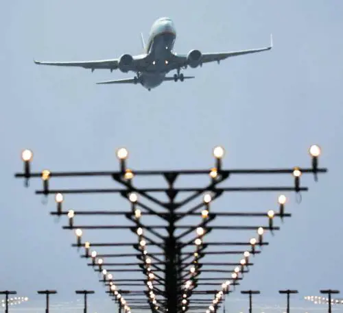 Aerei a corto di carburante a maggio