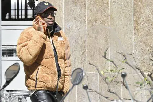 Il trapper Bello Figo accusato di molestie. Andrà alla sbarra