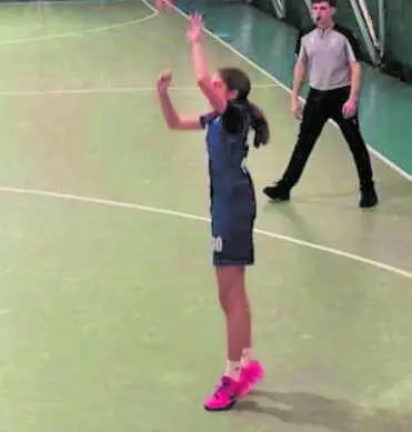 Muore a 15 anni dopo una cena con gli amici: era allergica al latte