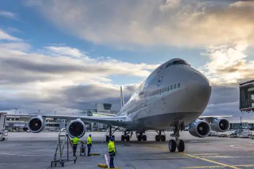 “Disponibilità limitata”: prime limitazioni di cherosene in quattro aeroporti italiani