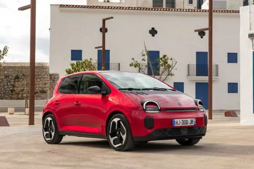 Renault Twingo E-Tech, dal progetto alla strada in 21 mesi: è già un successo