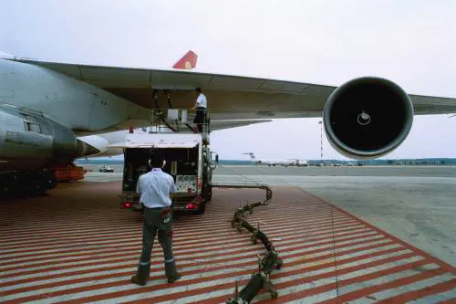 L'aeroporto di Brindisi non ha più carburante, sei gli scali italiani con limitazioni
