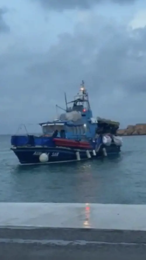 Migranti, la nave tedesca Aurora bloccata a Lampedusa dalle autorità 