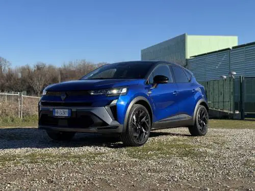 Renault Captur 1.8 E-Tech: guarda tutte le foto