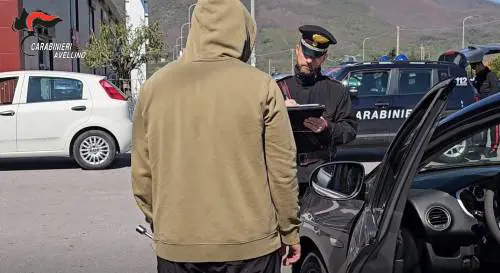 Attenti alla truffa degli pneumatici forati: così venivano svuotate le carte di credito