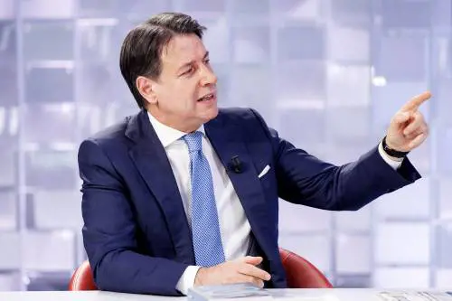 Mascherine cinesi donate e ricomprate