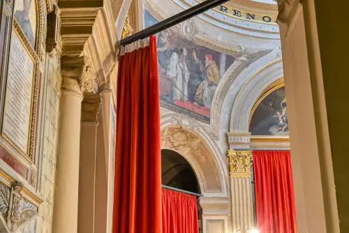 Le foto della casa in vendita dove viveva Papa Giovanni Paolo II