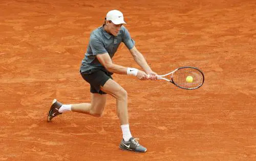 Jannik Sinner è sontuoso: abbatte Zverev e vola in finale a Montecarlo. Nelle prossime ore può tornare numero 1