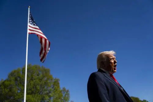 Niente accordo Usa-Iran. Trump: "Teheran non avrà mai l'arma nucleare". E annuncia il blocco navale immediato a Hormuz. Putin: "Pronto a contribuire a sforzi di pace"